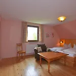 Zur Pferdetraenke * Schleid