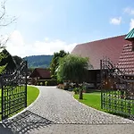 Zur Pferdetraenke * Schleid