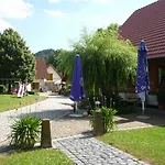 Zur Pferdetraenke Hotel Schleid
