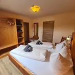 Zur Pferdetraenke Hotel Schleid