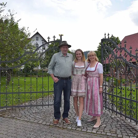 Zur Pferdetraenke * Schleid