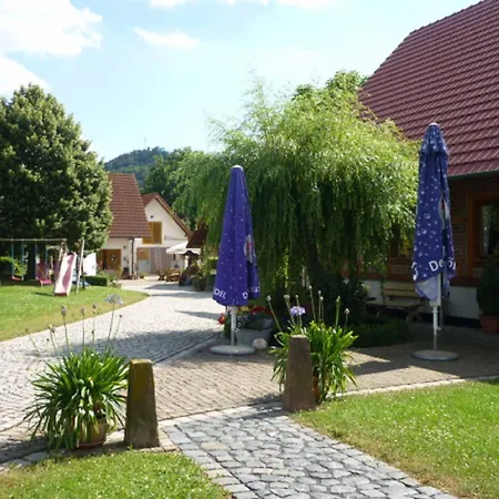 Zur Pferdetraenke Otel Schleid