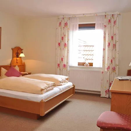 Zur Pferdetraenke Schleid