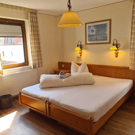 Zur Pferdetraenke Hotel *